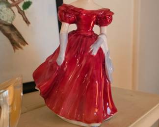 Royal Doulton Figurine Winsome HN 2220