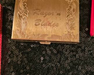 Vintage Gillette Razor 'N Blades Shaving Kit And Decorative Gold Carry Case Set