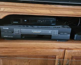Toshiba Pro Drum VCR & Magnavox DVD Player Progressive Scan