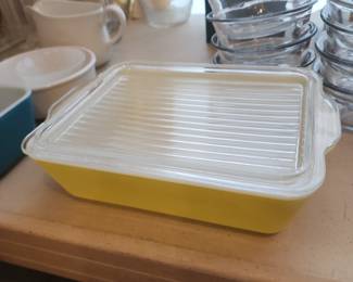 Pyrex Yellow Rectangular Refrigerator Container