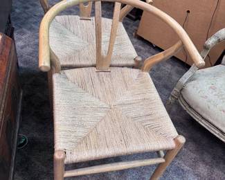 Total of 4 Wegner style chairs
