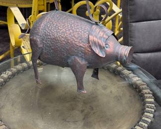Pig watering can