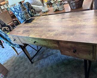 Modern Desk (Great for a student)