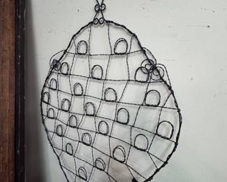 Hanging photo/note rack