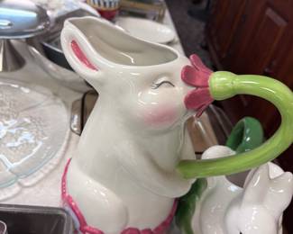 Bunny Pitcher
