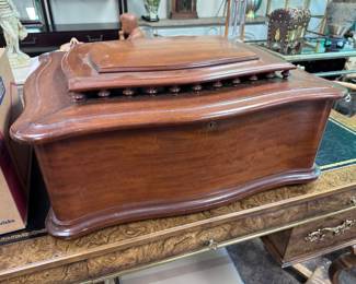 Large Regina w/ Mahogany Case w/ cupola top