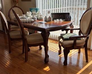 Asia Glory International Dining Set
