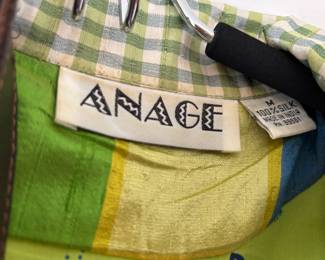 Woman's Clothing - Anage