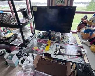 Computer screen and misc vintage sports items