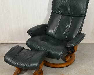 Stressless Ekornes Admiral Recliner w/Ottoman