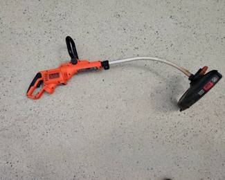 Black And Decker Electric String Trimmer FUNCTIONAL
