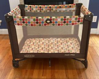 Graco Pack n Play On The Go Playard
