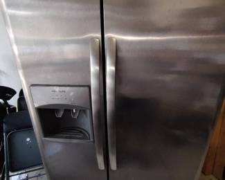 Frigidaire Fridge 