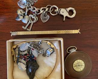 Assorted jewelry sold as a lot.