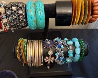 wooden beaded bracelets 