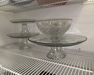 glass cake pedestal 