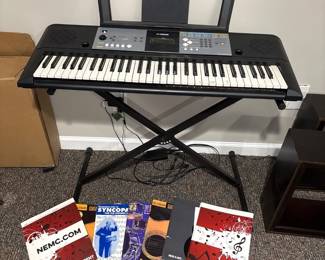 Yamaha PSR-E233 61-Key Portable Keyboard 