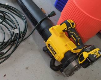 Dewalt 20V MAX XR Brushless Cordless Handheld Blower 