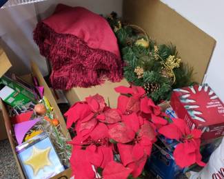 Holiday Pointsettias - garland 