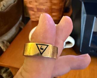 Solid 14K gold Masonic ring featuring a black triangle with Hebrew Lamed and engraved with “Virtus Junxit Mors Non Separabit.” Weighs 6.6g. Size approx. 8–9.