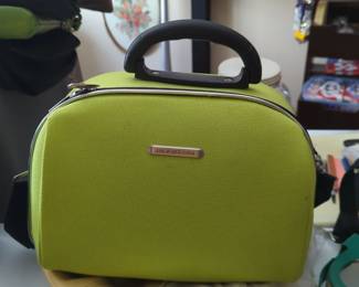 GREEN TRAVEL BAG