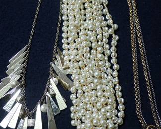ASSORTED JEWELRY