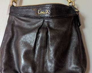 COACH BLACK PURSE
