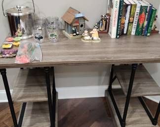 Modern Desk.
Great Golf Decor