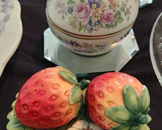 Strawberry Salt & Pepper Set