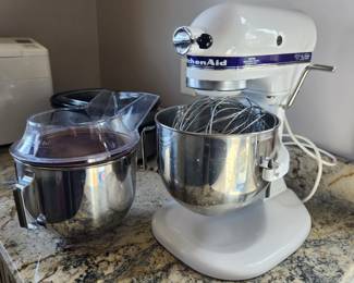 Kitchen aid w extras