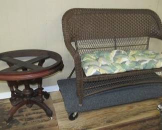 1 of 2 Wicker Love Seats