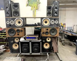 wall of thunder rolling music center on hospital gurney 32 working speakers