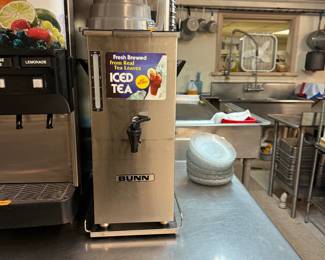Buns coffee and iced tea dispenser