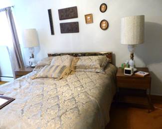 Mid-Century Modern master bedroom by Paul McCobb "The Irwin Collection For Calvin Furniture" bedroom set, pair of lamps