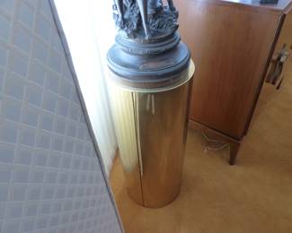 Gold pedestal