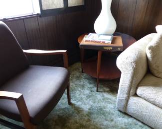 Teak chair & round table