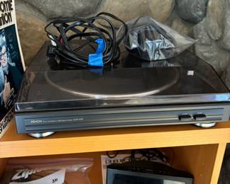 Denon Automatic Turntable – DP-29F