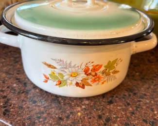 White Enameled Floral Dutch Oven