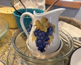 Cordon Bleu Grape Collection Pitcher