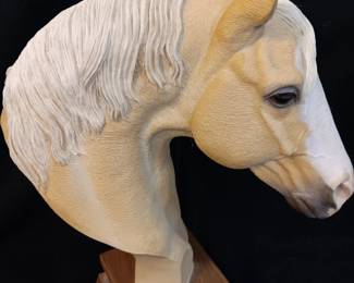 Carlos Estevez horse bust sculpture #237/950, Palomino, 13 1/2 pounds, 17" tall
