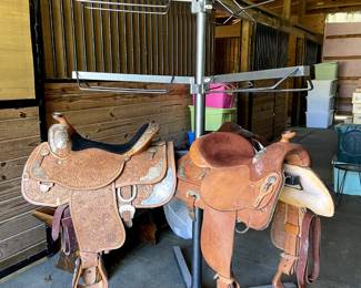 Easy Up Pro rotating horse rack tree that holds 9 saddles