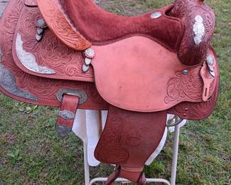 Billy Cook maker, Sulpher, OK, 17" seat, hand tooled leather and silver tone accents