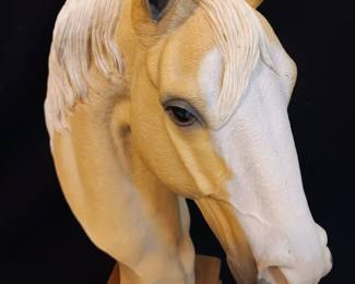 Carlos Estevez horse bust sculpture #237/950, Palomino, 13 1/2 pounds, 17" tall