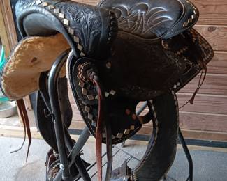 Western Saddle 14 1/2" seat, stamped Western Saddlery, #435