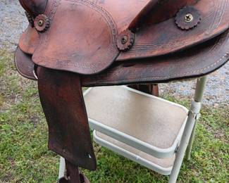 Simco 3700 leather saddle 14" with wooden stirrups