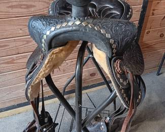 Western Saddle 14 1/2" seat, stamped Western Saddlery, #435