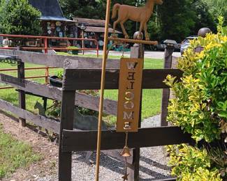 metal welcome light 74" tall, with solar light, doesn't work
