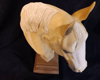 Carlos Estevez horse bust sculpture #237/950, Palomino, 13 1/2 pounds, 17" tall
