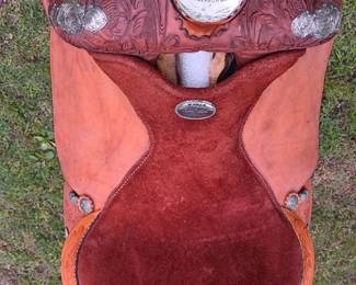 Billy Cook maker, Sulpher, OK, 17" seat, hand tooled leather and silver tone accents