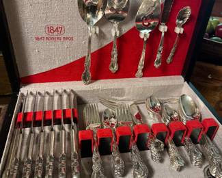 1847 Rogers Bros Boxed Flatware
Heritage
